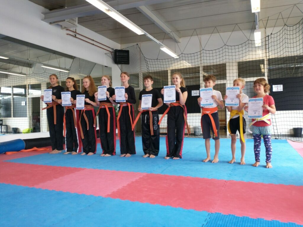 Erfolgreiche Gurtprüfungen im Shotokan Club Butzbach